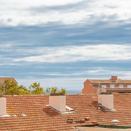 A 200 M De La Fréjus