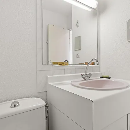 A 200 M De La Appartement Fréjus