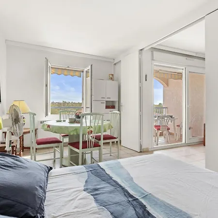 Appartement A 200 M De La