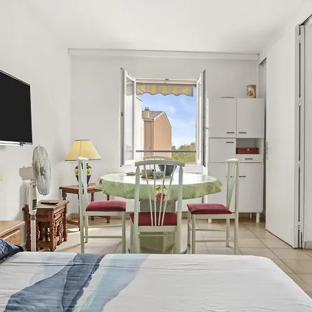 Appartement A 200 M De La