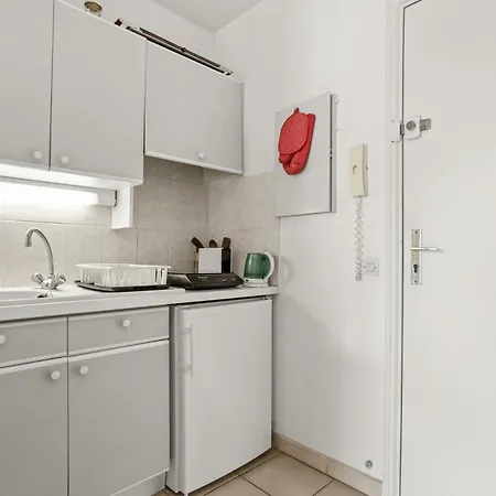 Appartement A 200 M De La