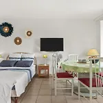Apartment A Deux Pas De La *