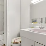 Apartment A Deux Pas De La Frejus