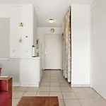 Apartment A Deux Pas De La Frejus